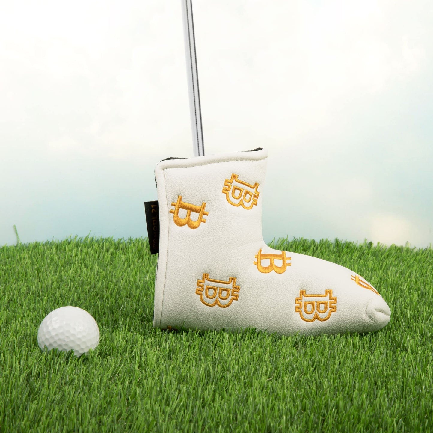 Bitcoin Golf Putter Cover for Blade Putters - Golf Headcovers for Club Protection - HODL 21 Golf Accessories (Black)